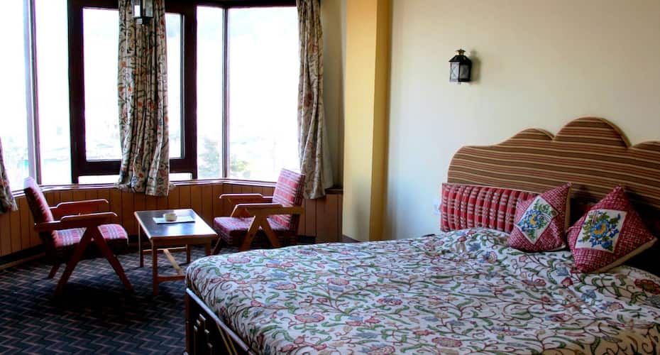 Welcome Hotel Gulmarg Deluxe room  3